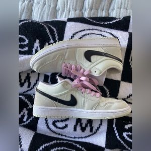 Womens Air Jordan 1 Low SE ‘Barely Green’